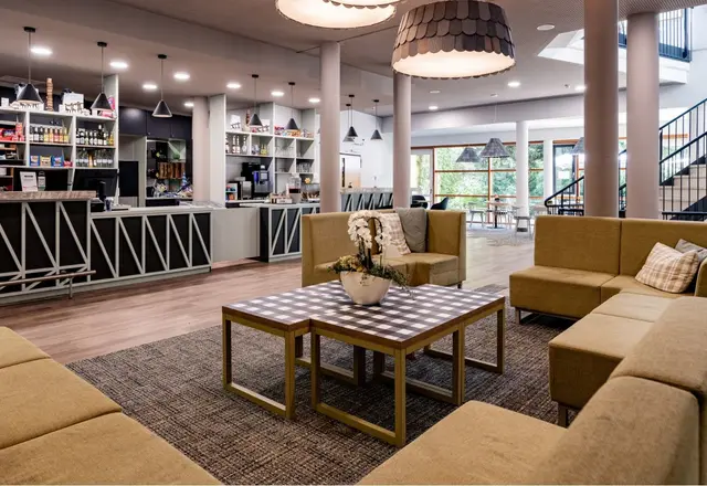 Lounge und Rezeption der Jugendherberge Bad Homburg
