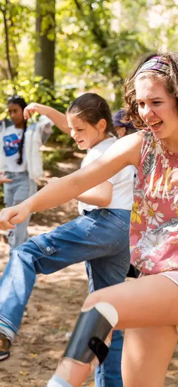 Kinder im Englisch-Feriencamp – Standbild aus einem Camp-Tag