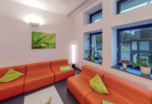 Lounge-Ecke der DJH Jugendherberge Chemnitz