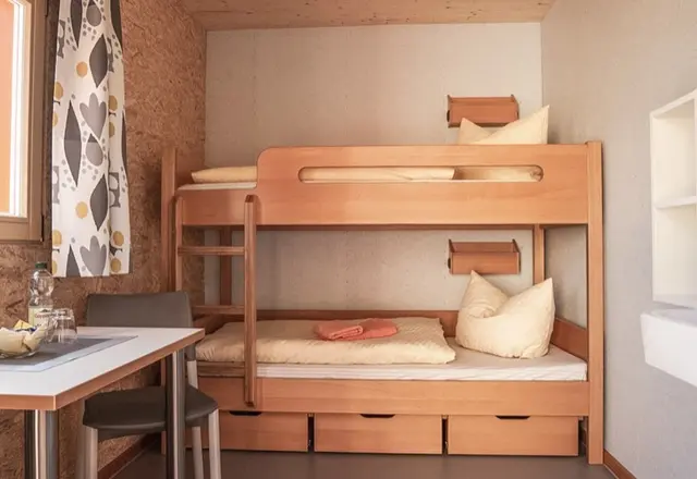 Zimmer in einem der Baumhäuser