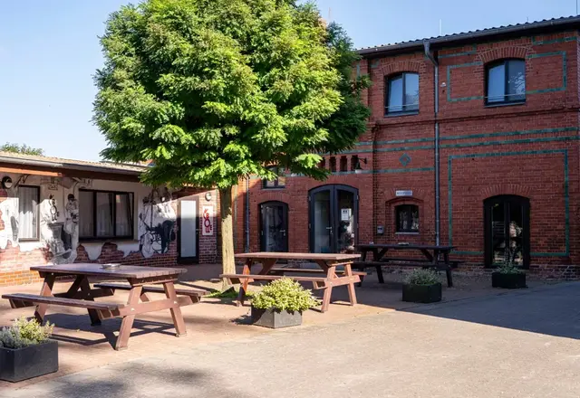 Innenhof der Jugendherberge Milow