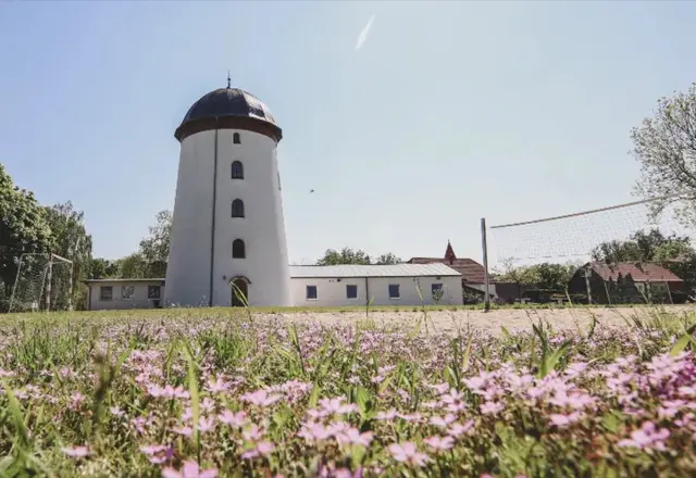 Die DJH Jugendherberge Strehla mit ihrem Turm