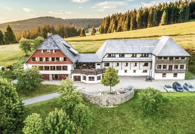 Die DJH Jugendherberge Todtnauberg von oben